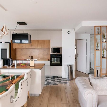 Ferienwohnung Elise De Roche Equipe Balcon Parking Rer B Le Bourget Exterior foto