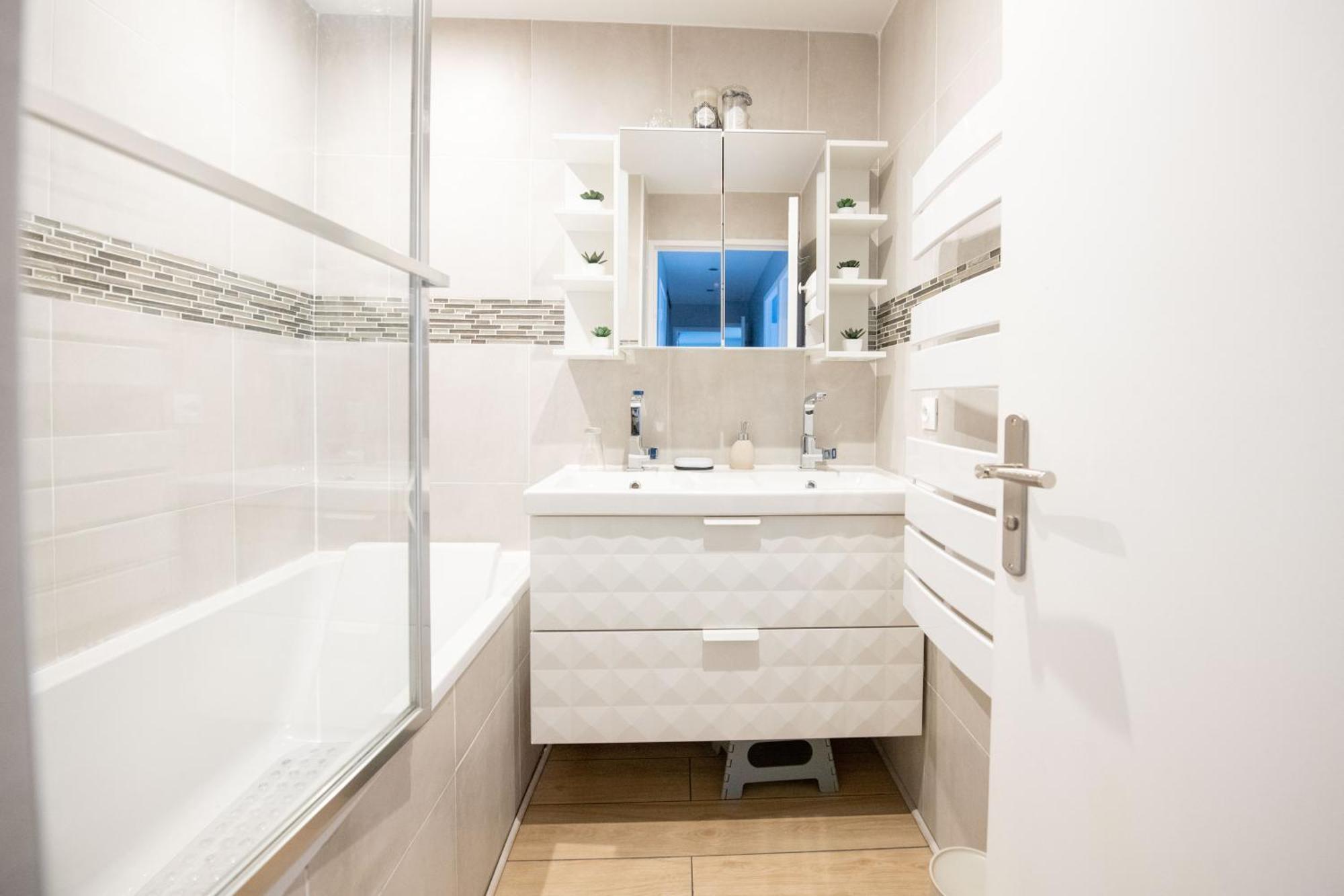 Ferienwohnung Elise De Roche Equipe Balcon Parking Rer B Le Bourget Exterior foto