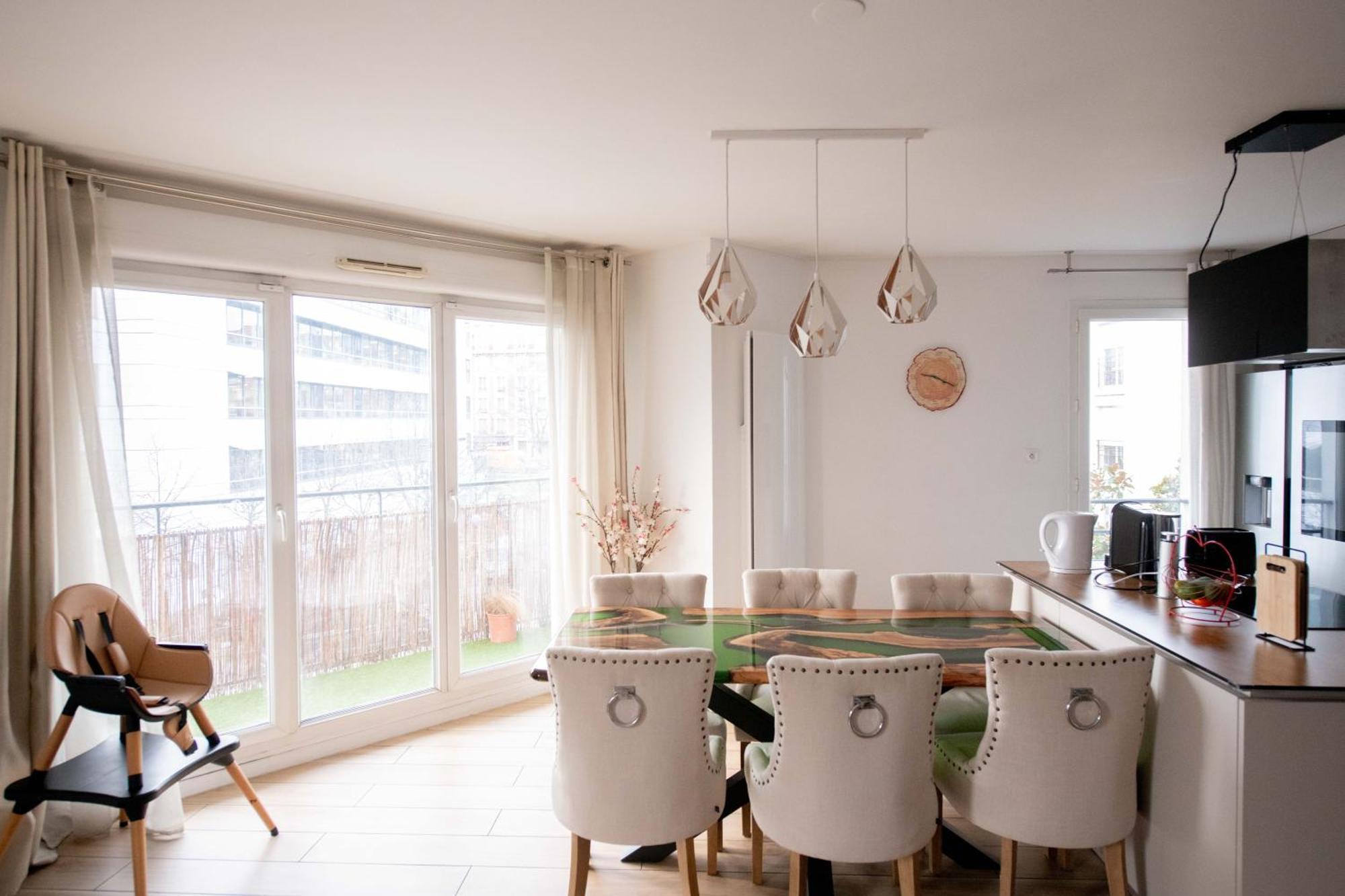 Ferienwohnung Elise De Roche Equipe Balcon Parking Rer B Le Bourget Exterior foto